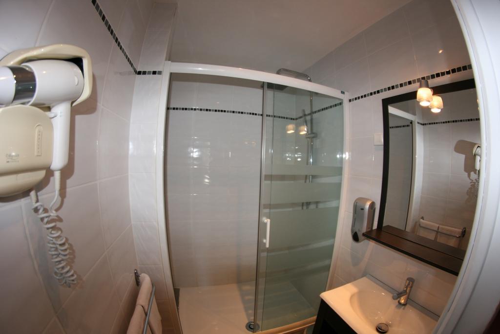 Logis Hotel Galland Lapalisse Zimmer foto